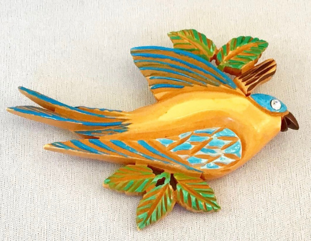 BP79 painted bakelite bird pin